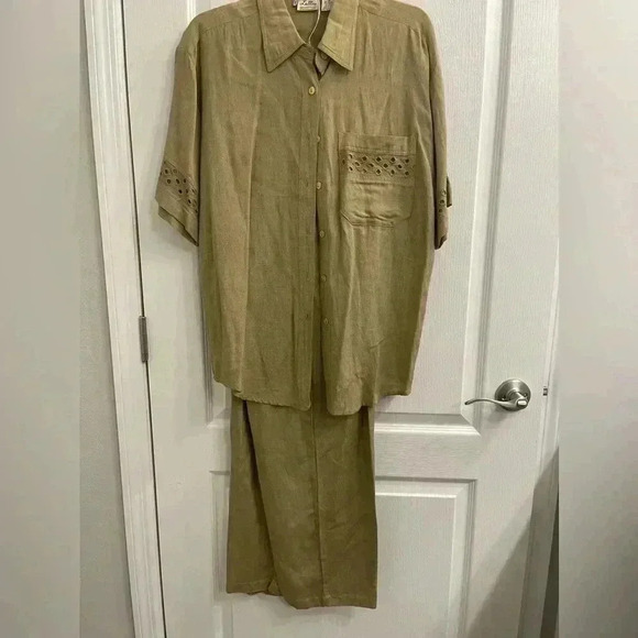 La Mira Clothing Pants - Button Up Top and Pant Set